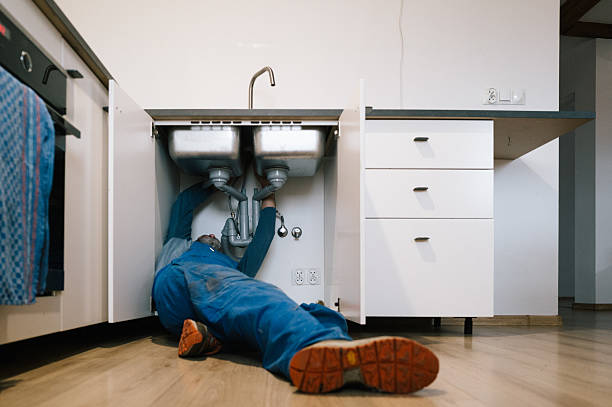 Professional Plumbing technician working in Floresville, TX